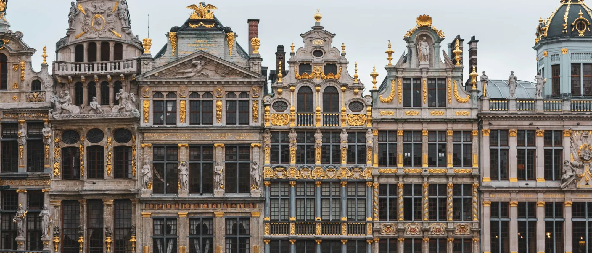 De vergulde gevels van de gildehuizen op de Grote Markt van Brussel