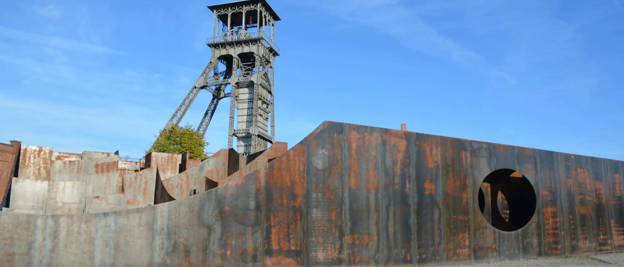 Schachtbok van C-Mine in Genk, voormalige steenkoolmijn van Winterslag