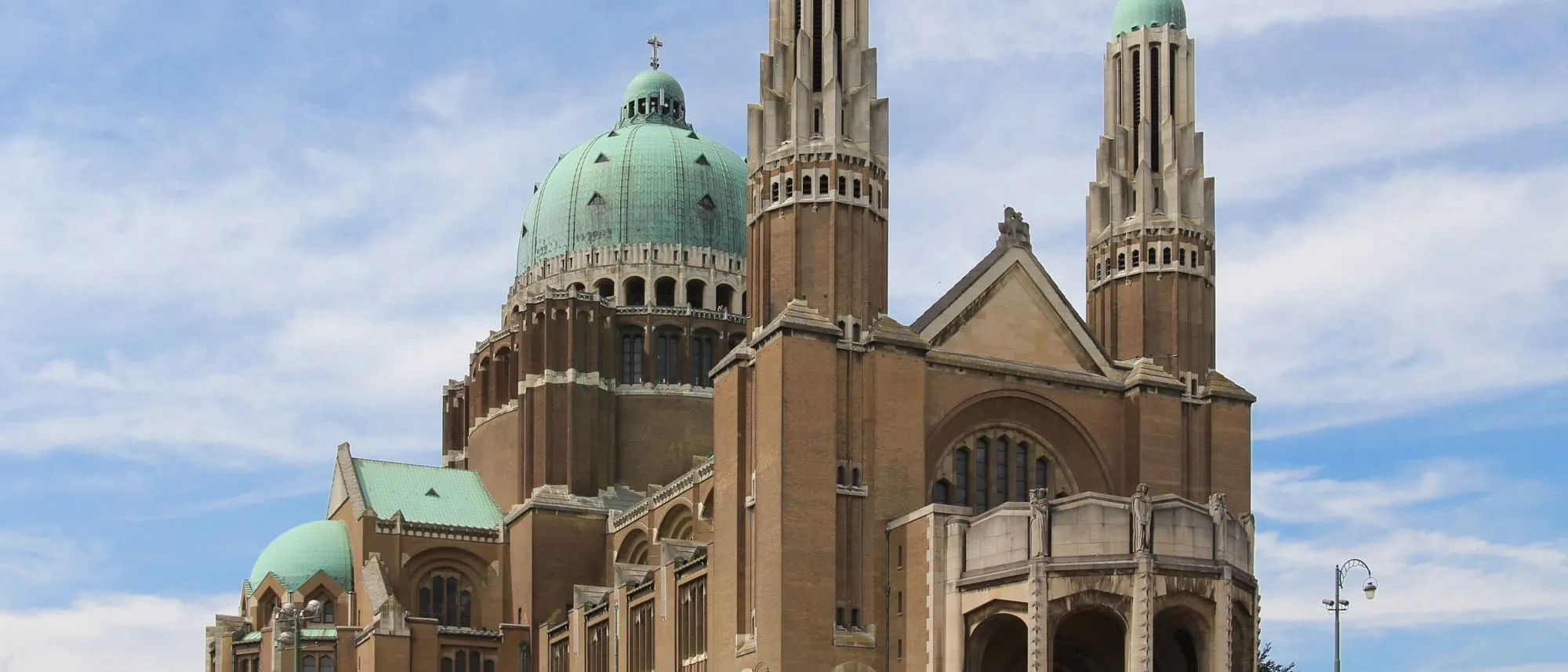 La basilique nationale du Sacré-Cœur de Koekelberg et ses coupoles vert-de-gris